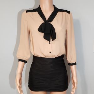 Forever 21 • Beige/Black Bow Blouse Sz S